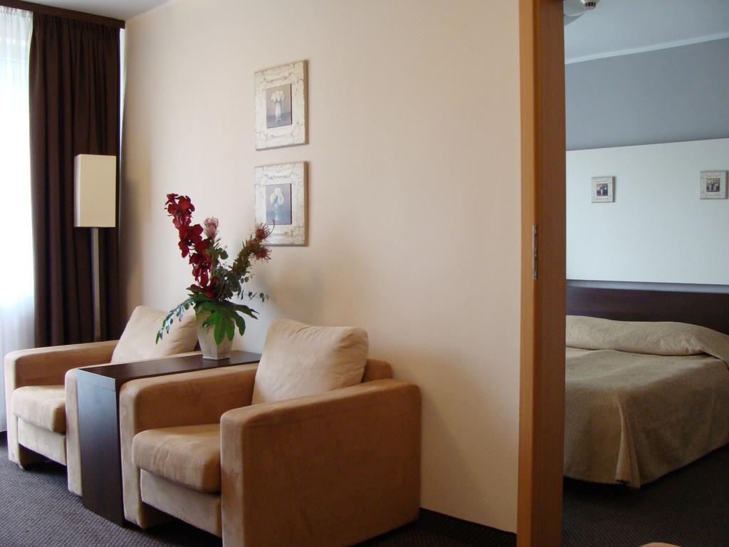 Hotel Dal Gdansk Bagian luar foto