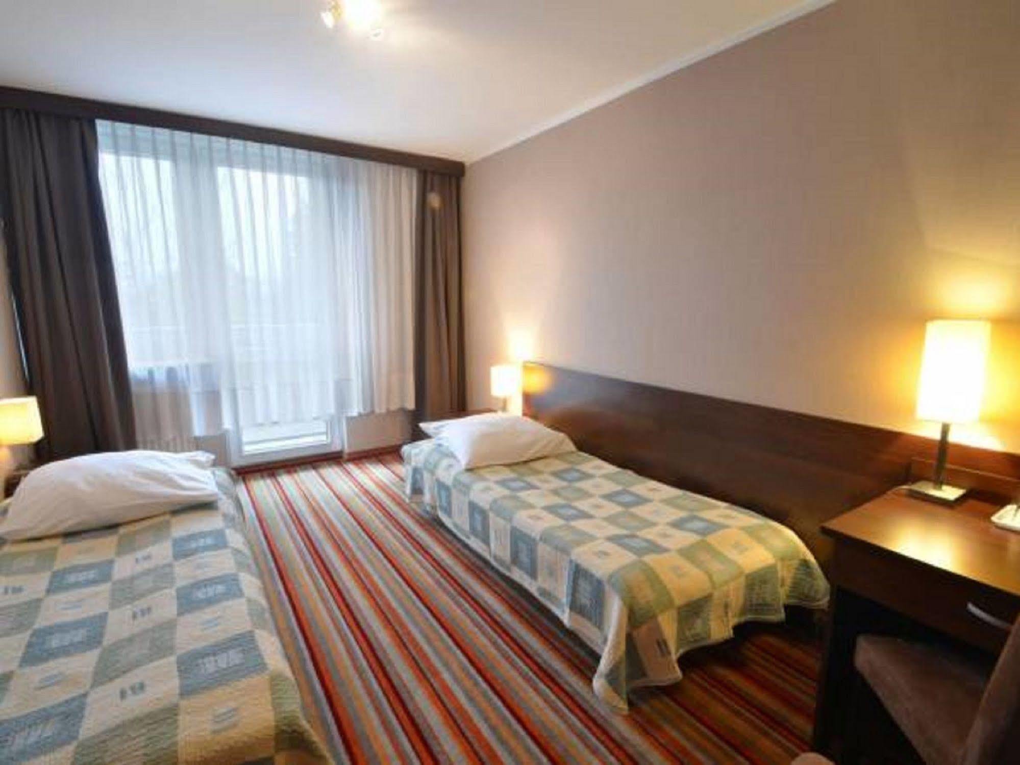 Hotel Dal Gdansk Bagian luar foto